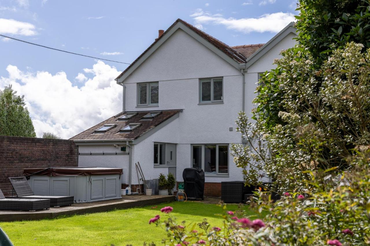 Seaview House - Free Hot Tub - B&B
