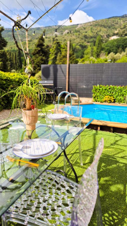 Maison au calme avec piscine, terrasse, BBQ - B&B