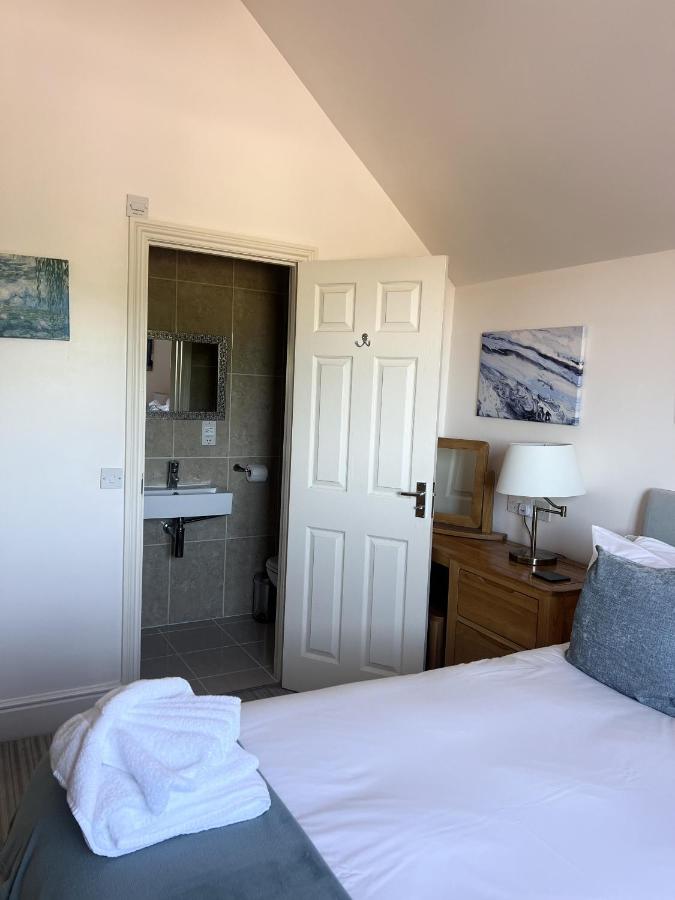 Deluxe Double Room with Shower
