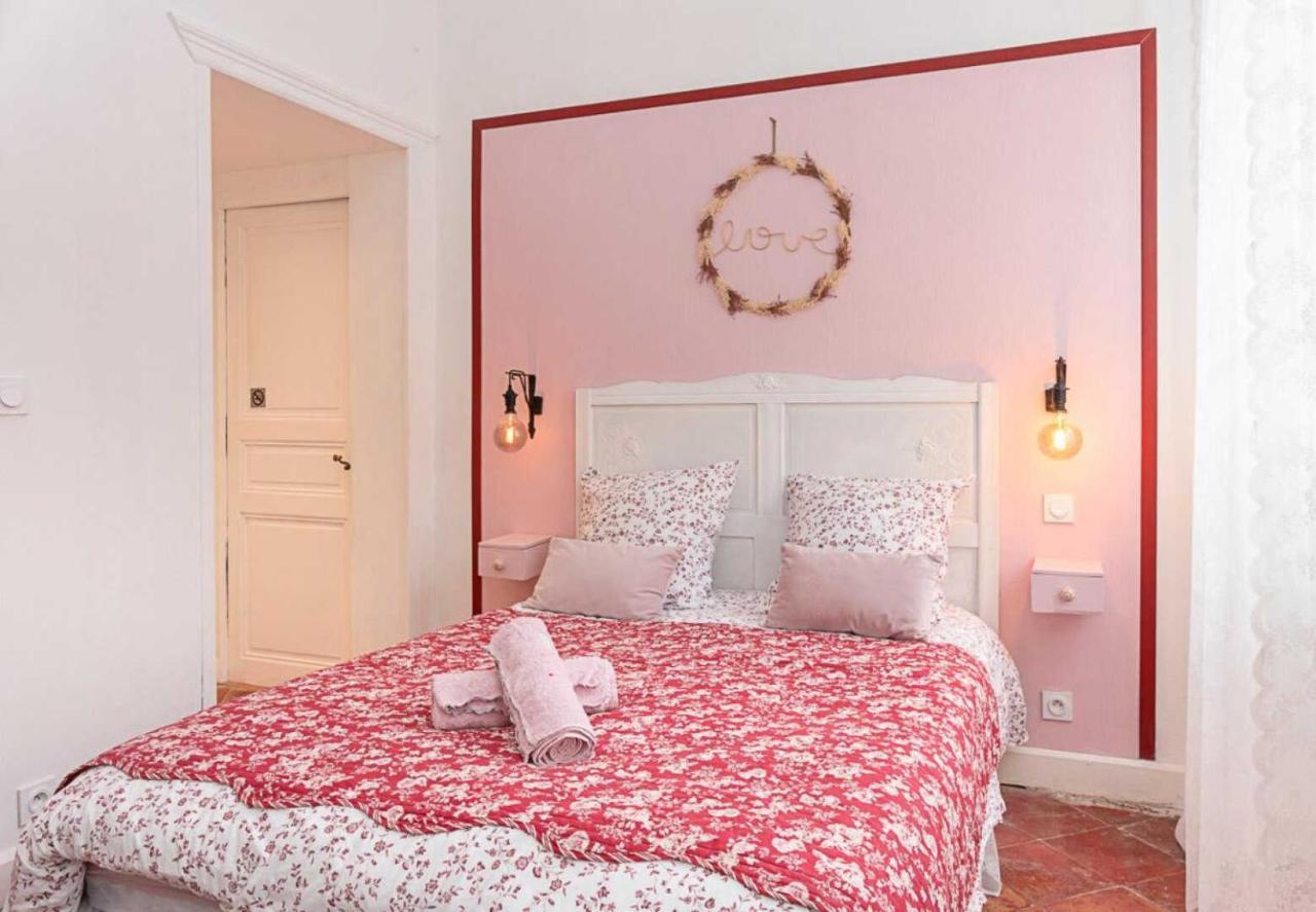 Deluxe Room 1