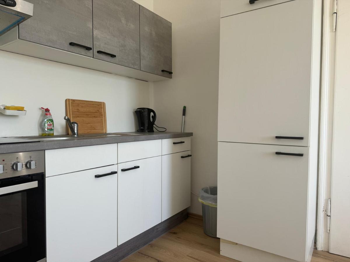 Zimmer & Apartments Amstetten - B&B Amstetten