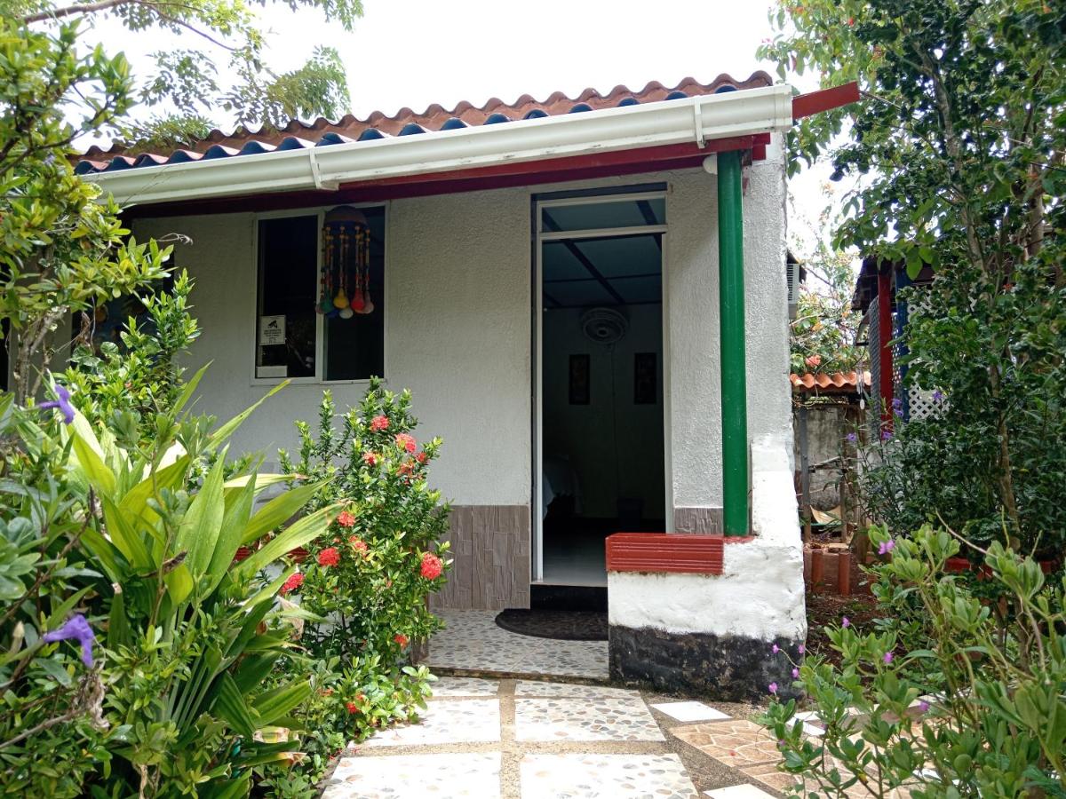 Hospedaje Turistico Angula Place - B&B