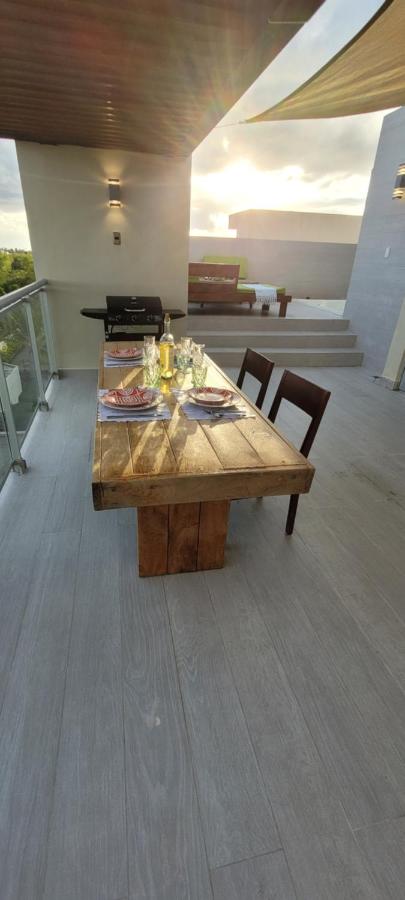 Vibe Residence Gorgeous Penthouse with Jacuzzi & outstanding Sea & Natural Preserve view - Chambres d'hôtes La Laguna