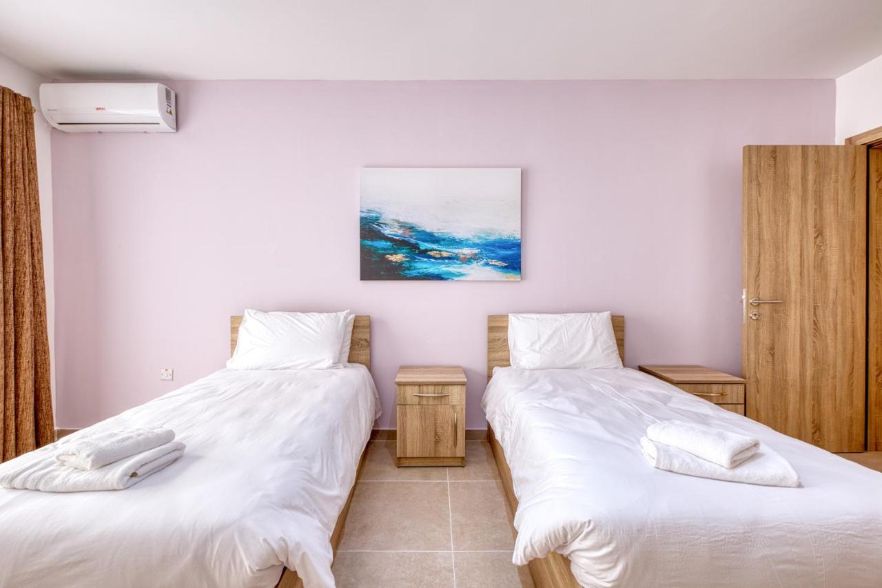 New! Spacious 4-Bedroom Duplex apt by SF Homes - Ferienwohnung Imsida