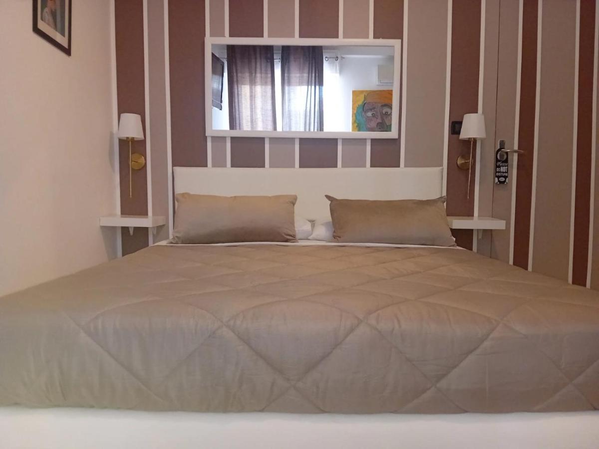 Dreibettzimmer mit Balkon