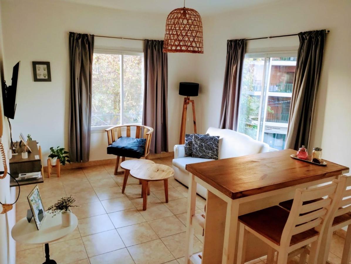 Golondrinas Suites, depto céntrico con ascensor y cochera - B&B Tandil