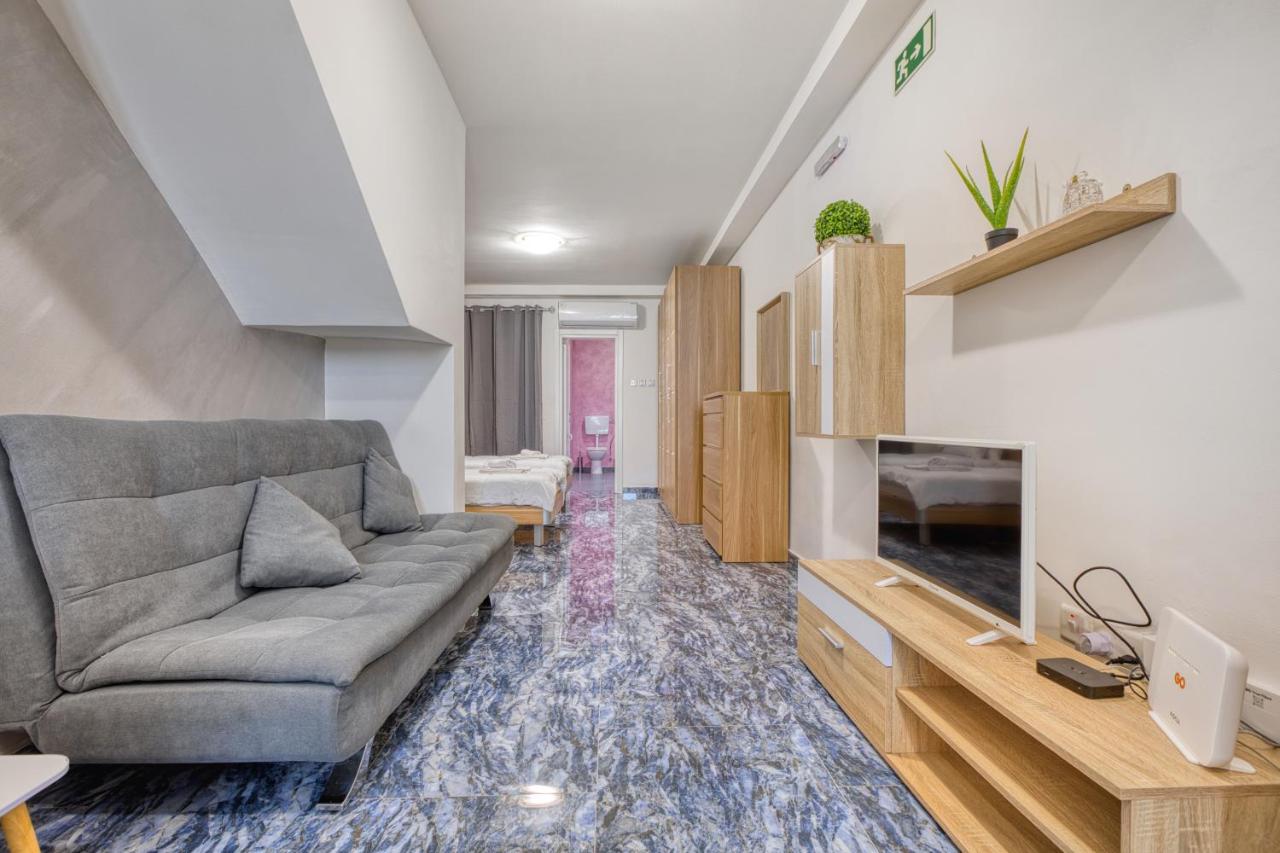New! Studio Maisonette in Zejtun by SF Homes - B&B