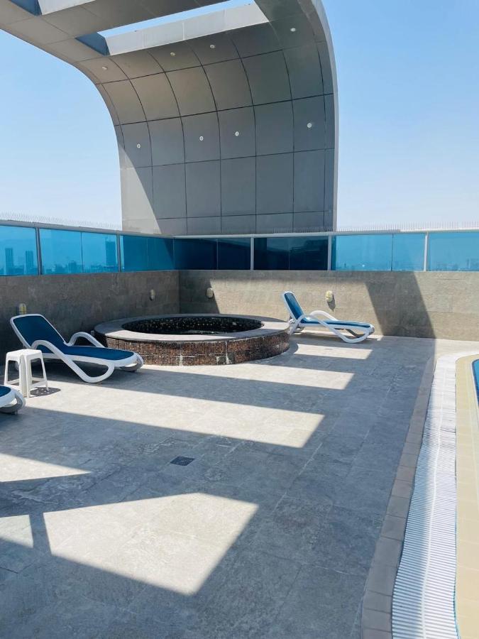 Sport City with gym, pool, sauna - Bed and Breakfast Dubai