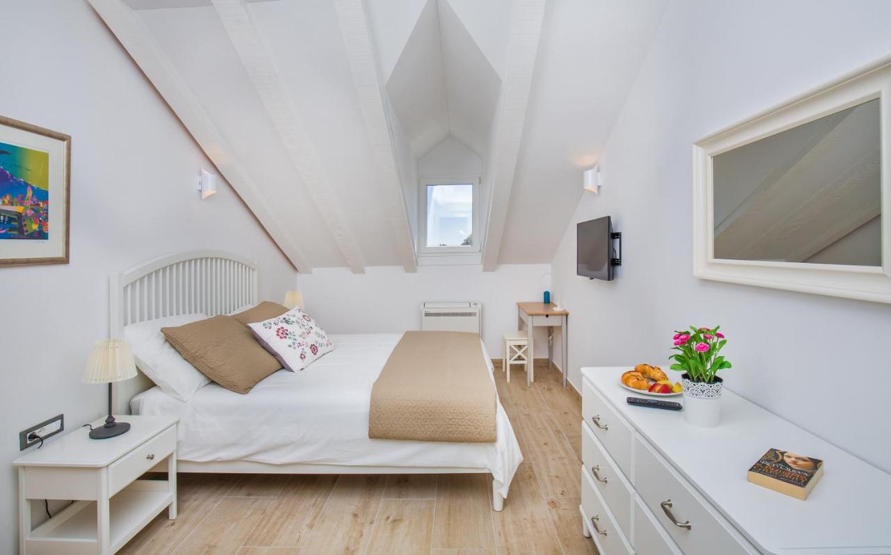 Double Room with Sea View - Između vrta 5