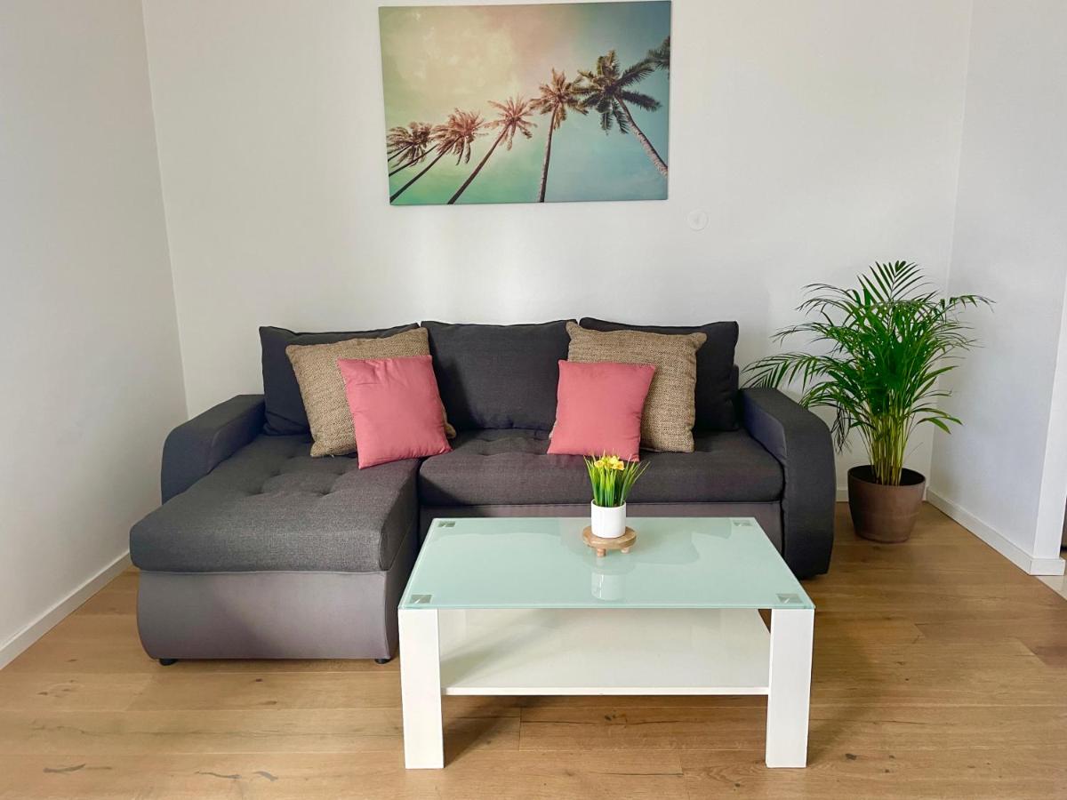 Central Spacious Flat with Balcony City View - Ferienwohnung Wien