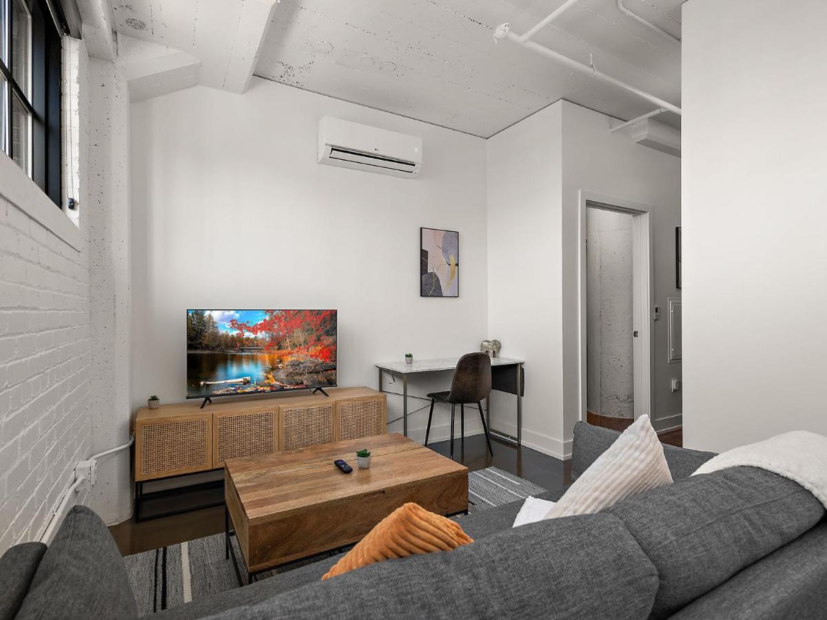 CozySuites NLG - Modern studio condo #21 - B&B