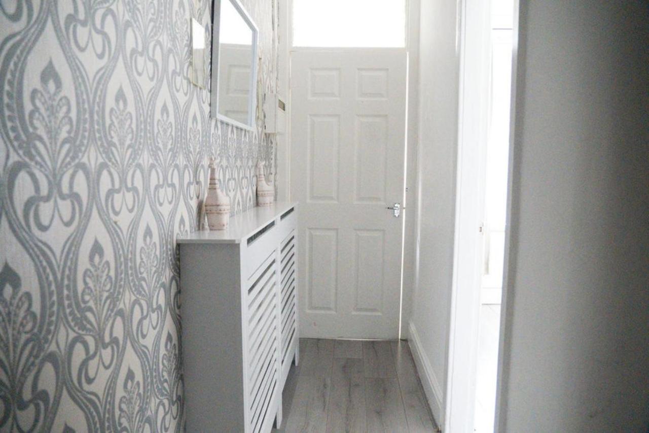 Cozy Manchester Retreat with 2 Bedrooms - Ferienwohnung