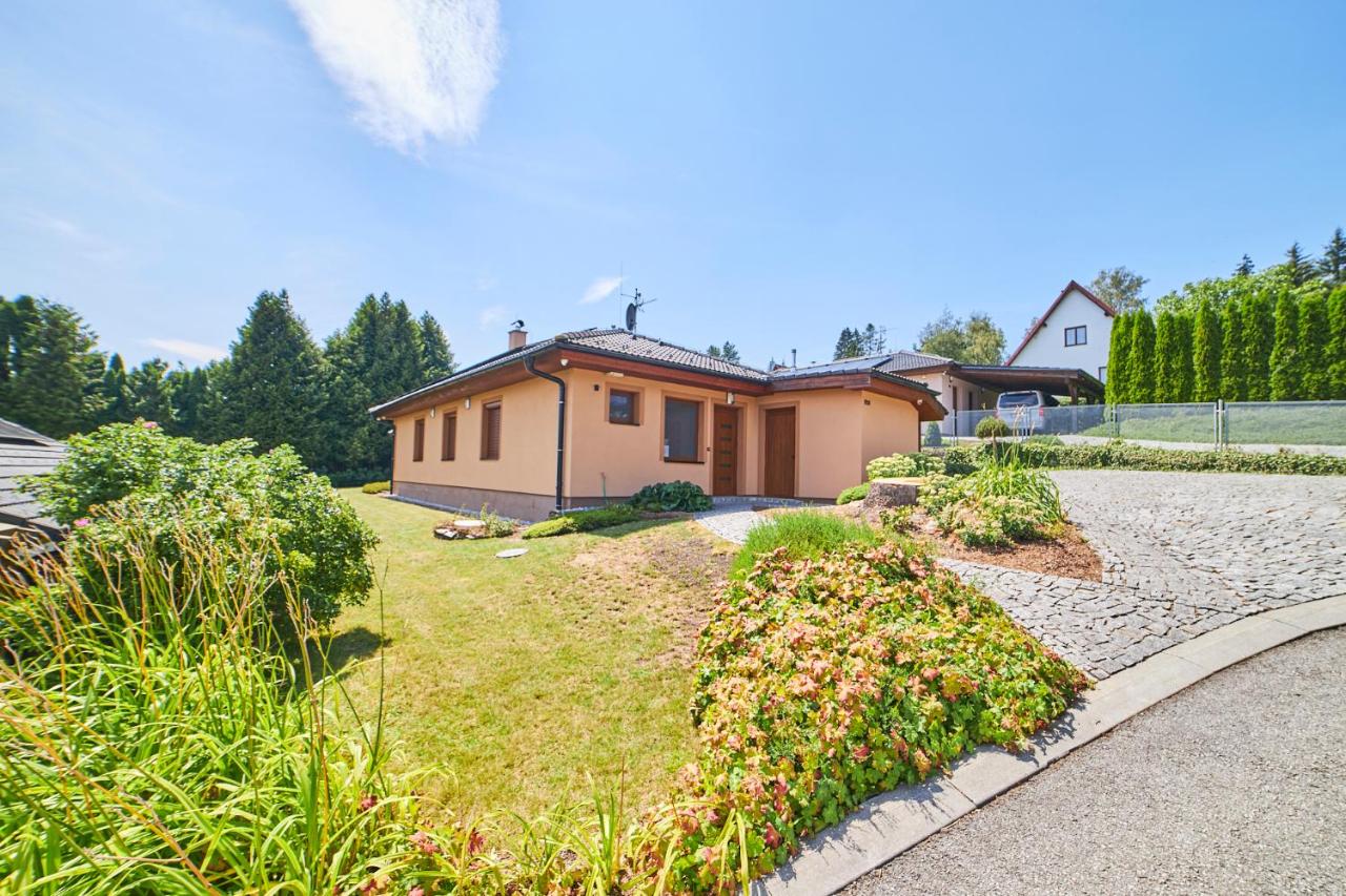 Chalupa na Lipně - Holiday House 1 - B&B