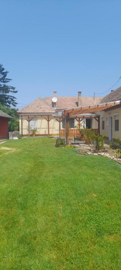 Kovács apartman - B&B Balatonberény
