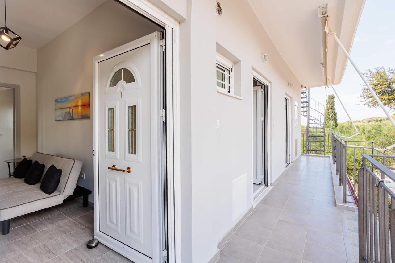 Seaview Tranquility - Elegant Escapes by the Shore - B&B Ayía Kiriakí