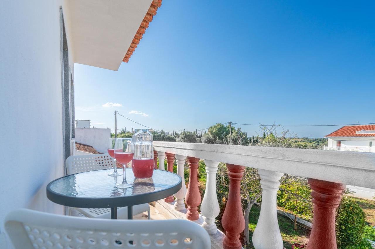 Studio-Apartment mit Balkon