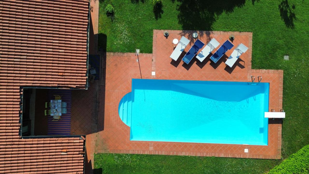 Villa Paradiso 4 rooms 4 baths by Bookinggardalake - B&B San Felice del Benaco