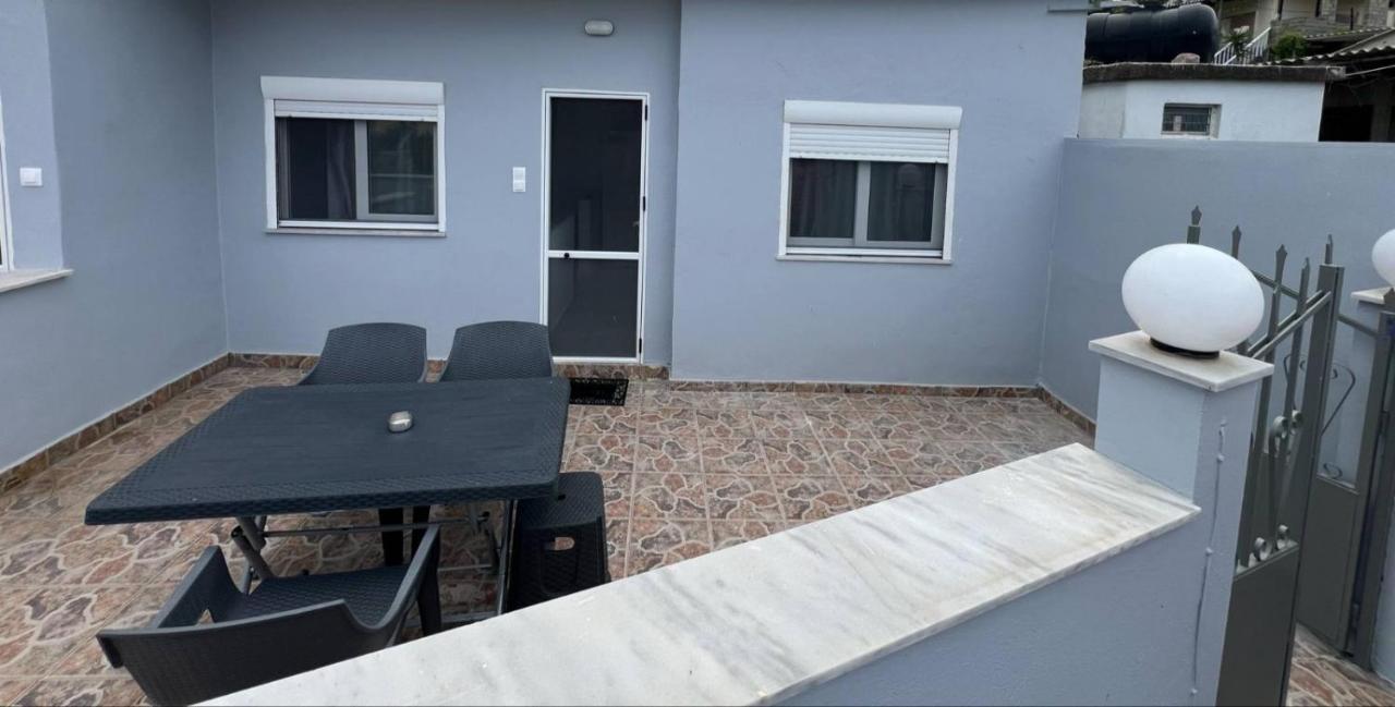 Seaside Apartment in Tsonia - B&B