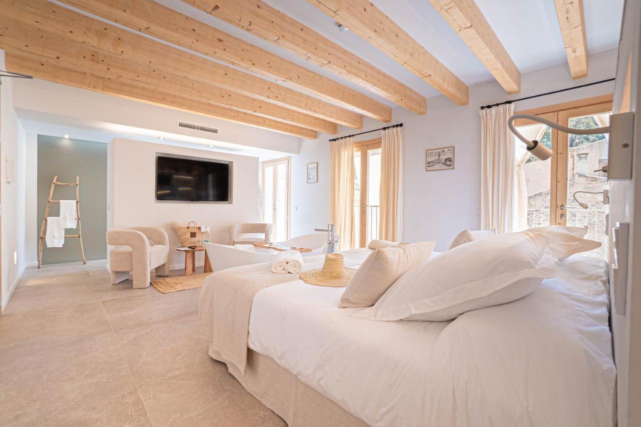 Junior Suite with Balcony