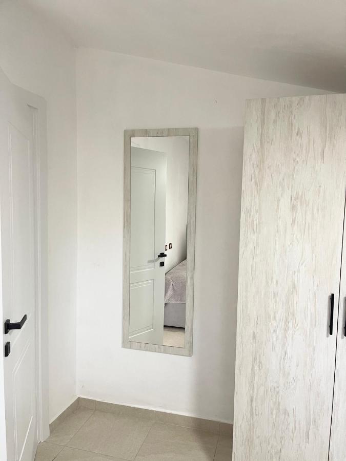 Camera Tripla Standard