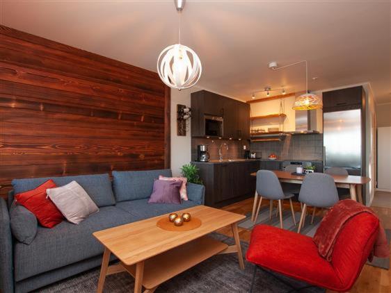 Mysig lägenhet i Björnrike mitt i skidbacken med terrass och utsikt över Sonfjället - Chambres d'hôtes Vemdalen