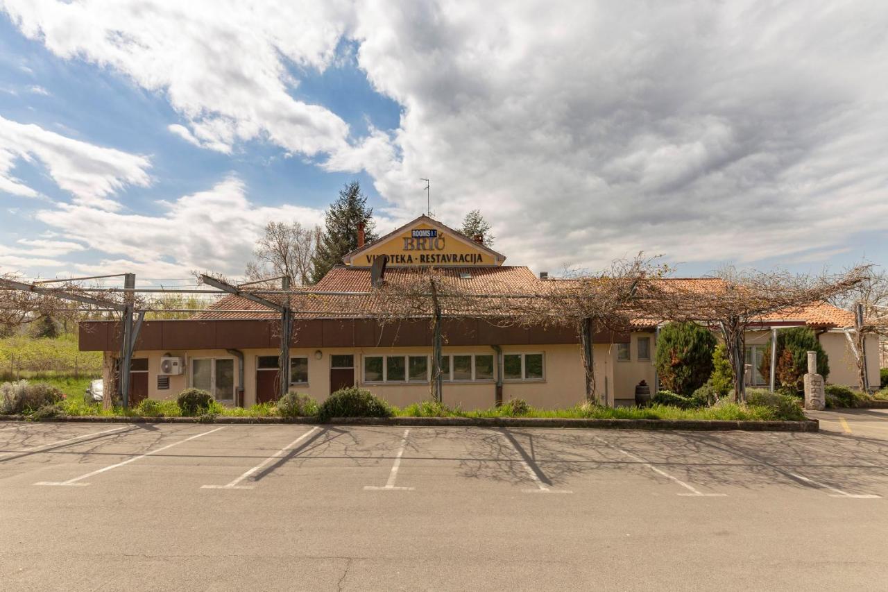 Restaurant Bric Dekani - B&B Villa Decani