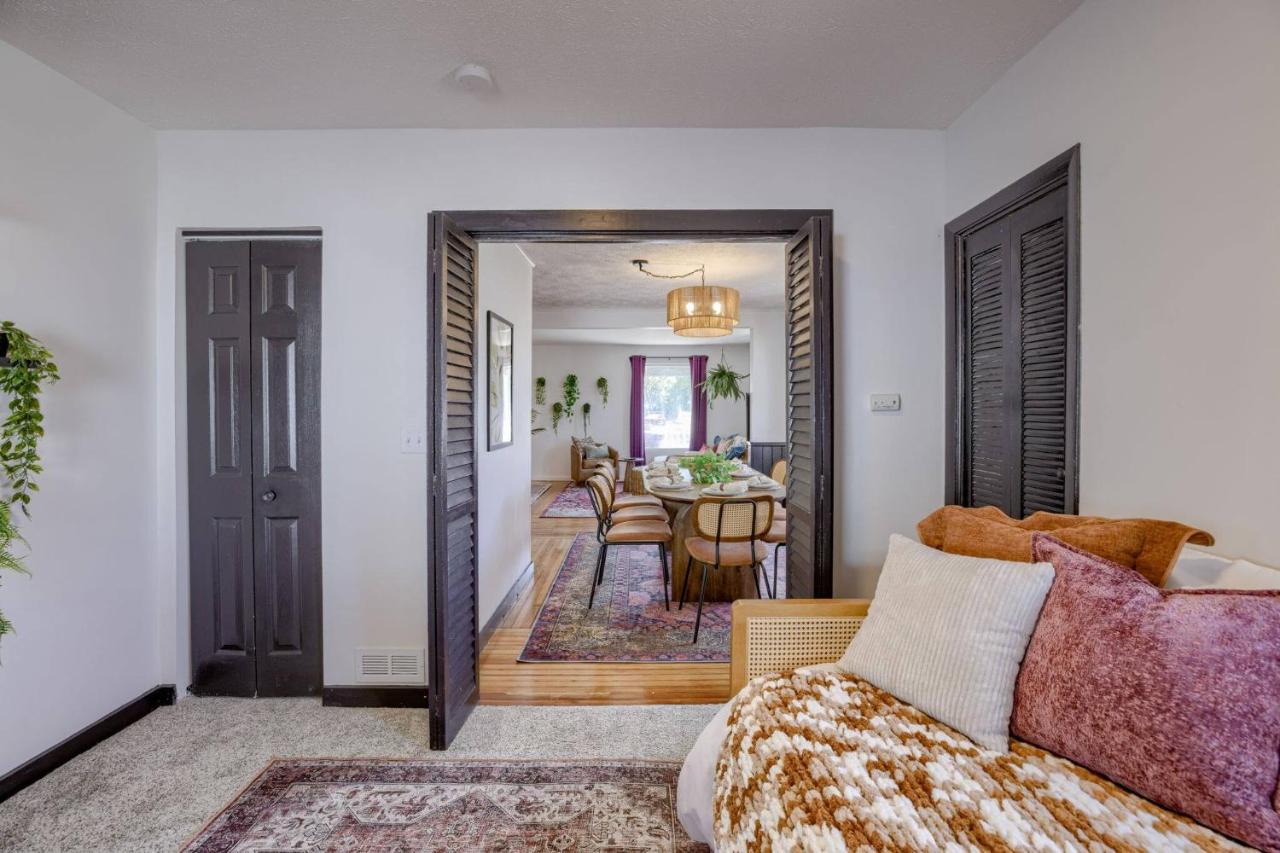 New 5BD Near UNL & DT | Poker Table & Games - B&B Lincoln