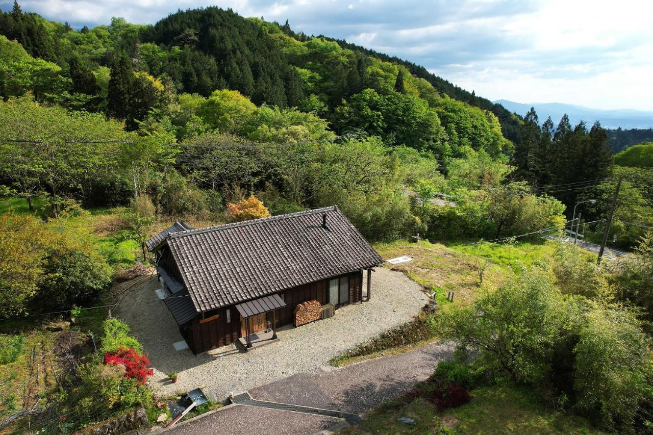 峠のお宿 巧の実家 Magome Guest House, Along the Nakasendo Trail - B&B Nakatsugawa