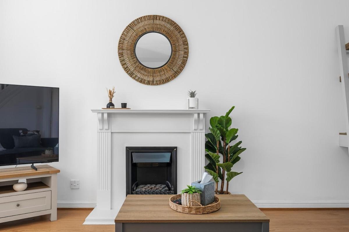 Stylish 3 Bedroom House Free Parking - B&B Manchester