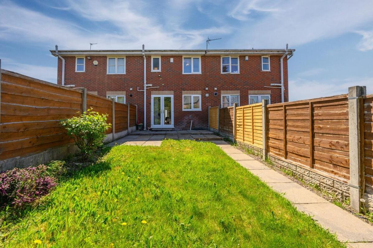 Stylish 3 Bedroom House Free Parking - Chambres d’hôtes Manchester