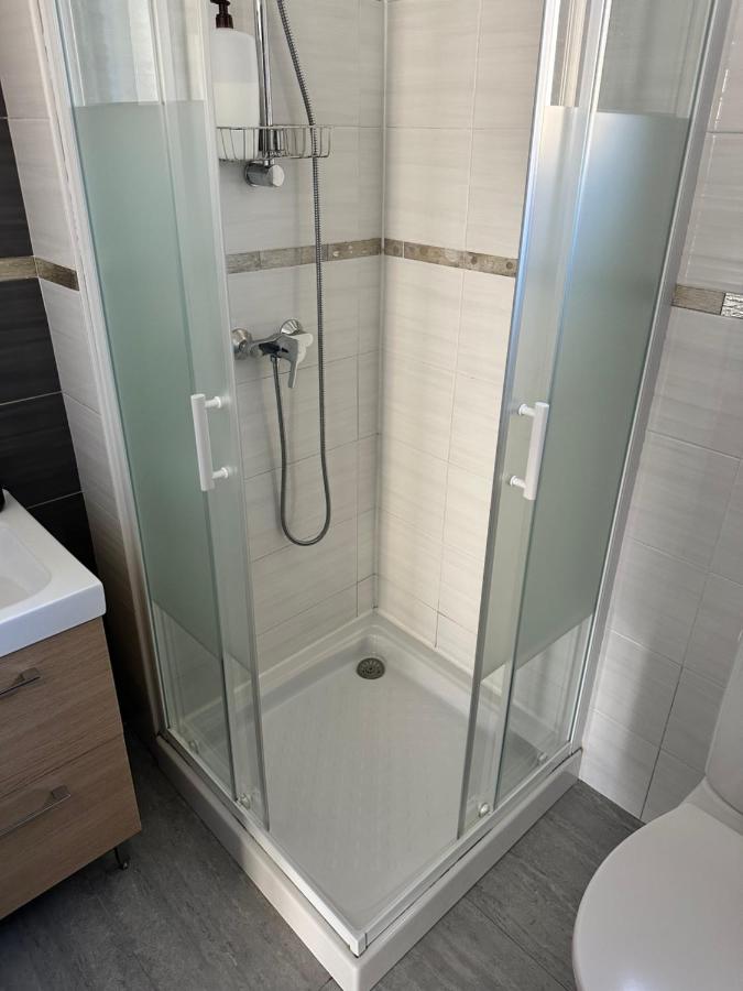 Appartement t2 avec terrasse et cour - B&B