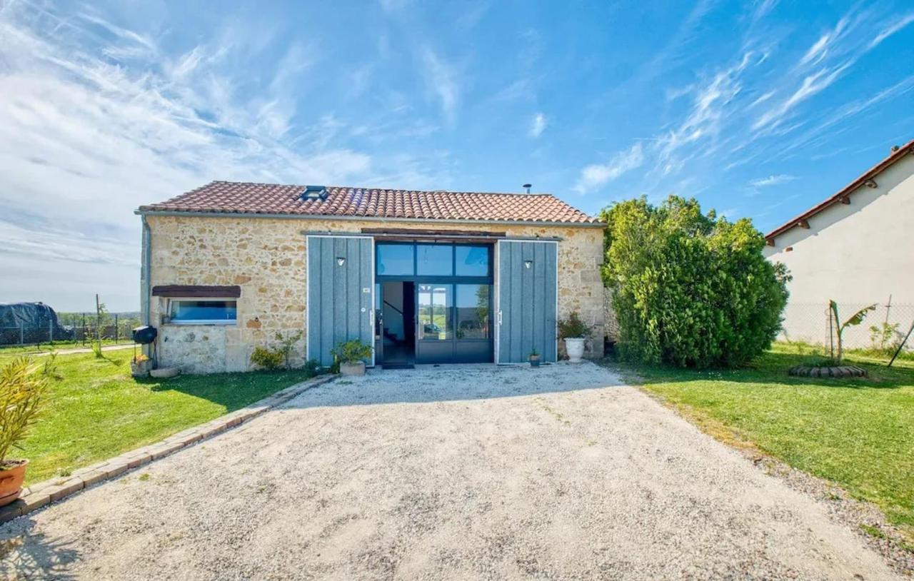 Maison confortable à Les Lèches avec jardin et terrasse - B&B Les Lèches