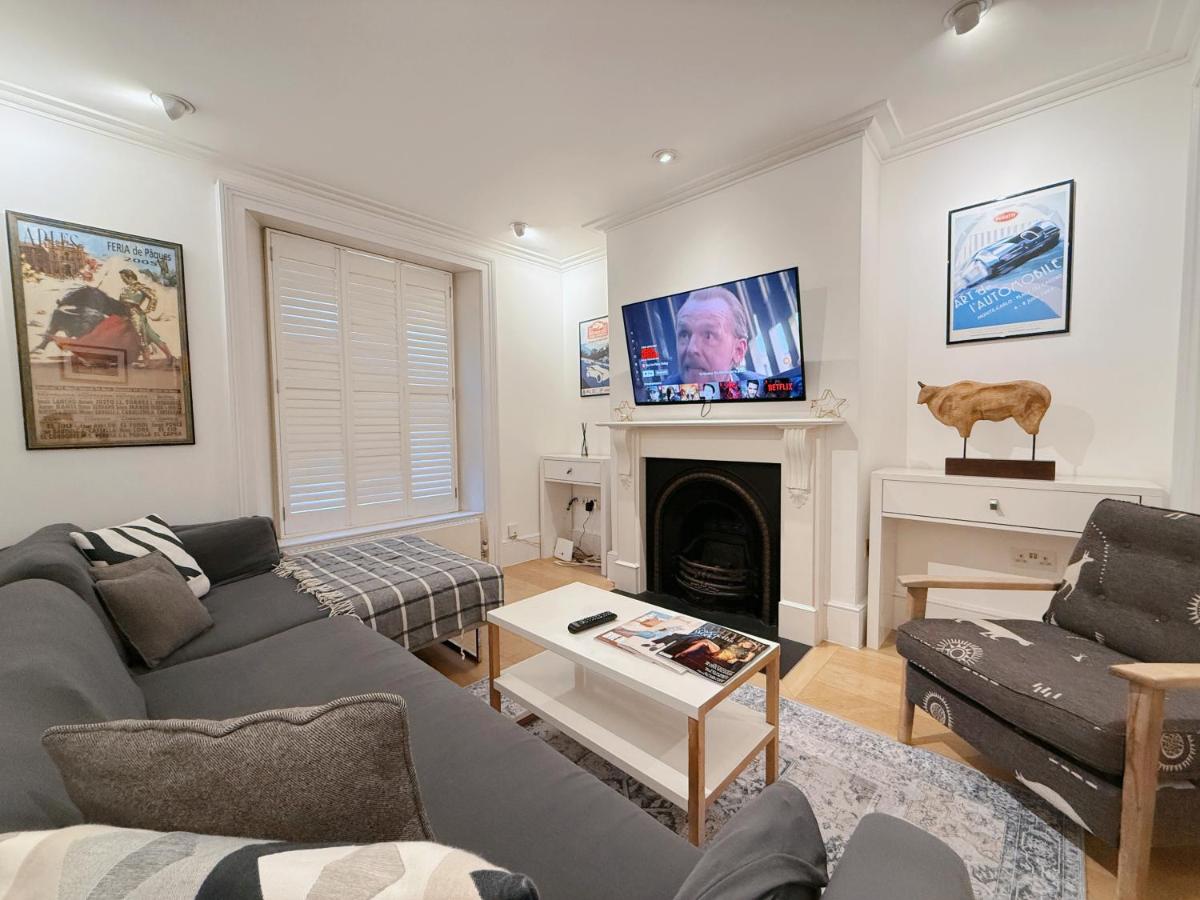 Luxury 3BRs Home, Spacious and Cozy in Victoria - Chambres d’hôtes Londres