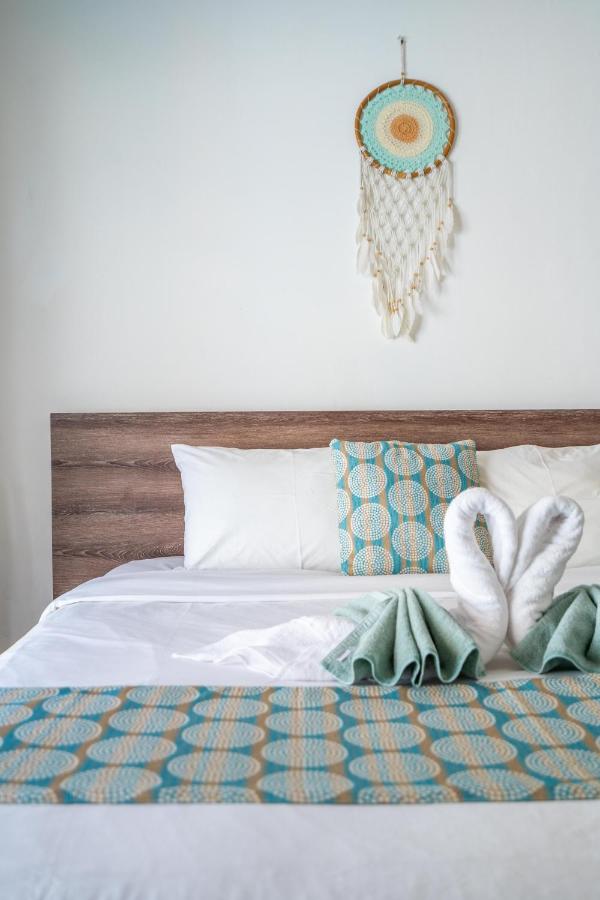 Villa Azure 2 - Master Suite in shared Pool Villa - B&B Seminyak