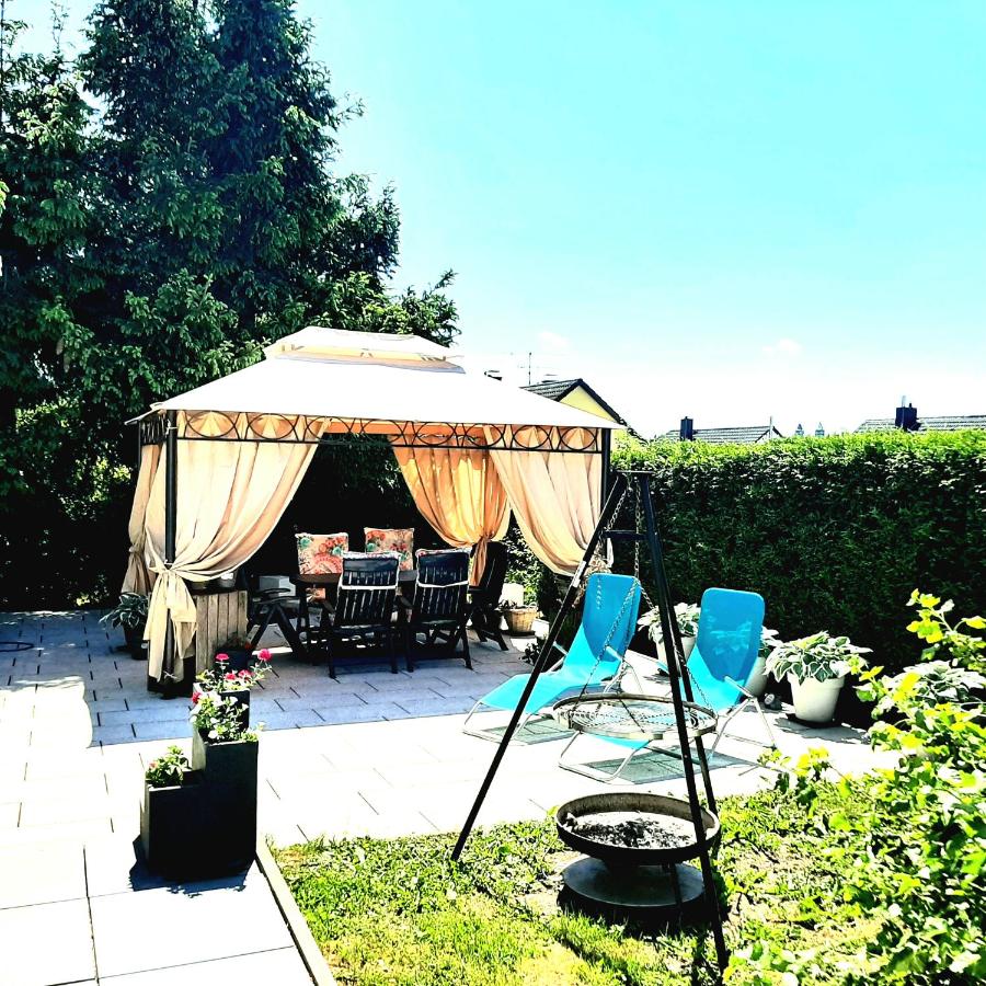 Design Maisonette - 24h Self-Check- GONDWANA Park - bis 7 Pers - In direkter Weihernähe - Parkplatz - WiFi - Balkon -Terrasse - B&B