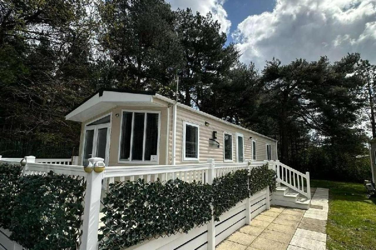 2-Bed Ringwood Cabin - incl Park Pass SelfCheckin - B&B Ringwood