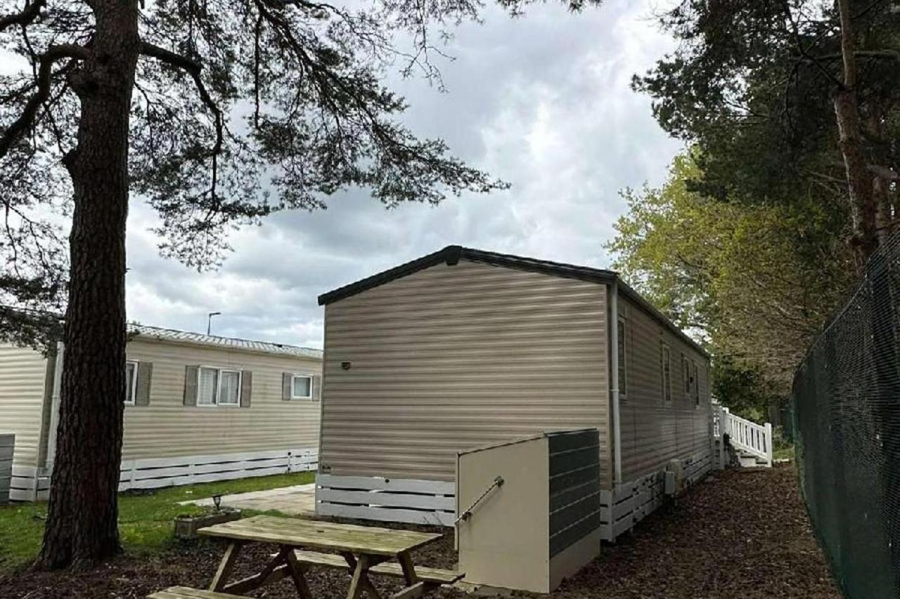 2-Bed Ringwood Cabin - incl Park Pass SelfCheckin - Chambres d’hôtes Ringwood