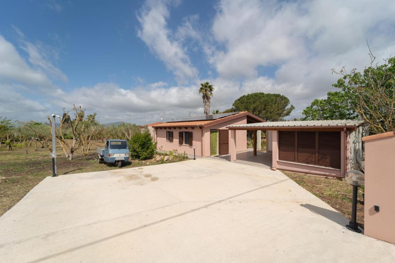 Villa Cantiano - Ferienwohnung Surigheddu