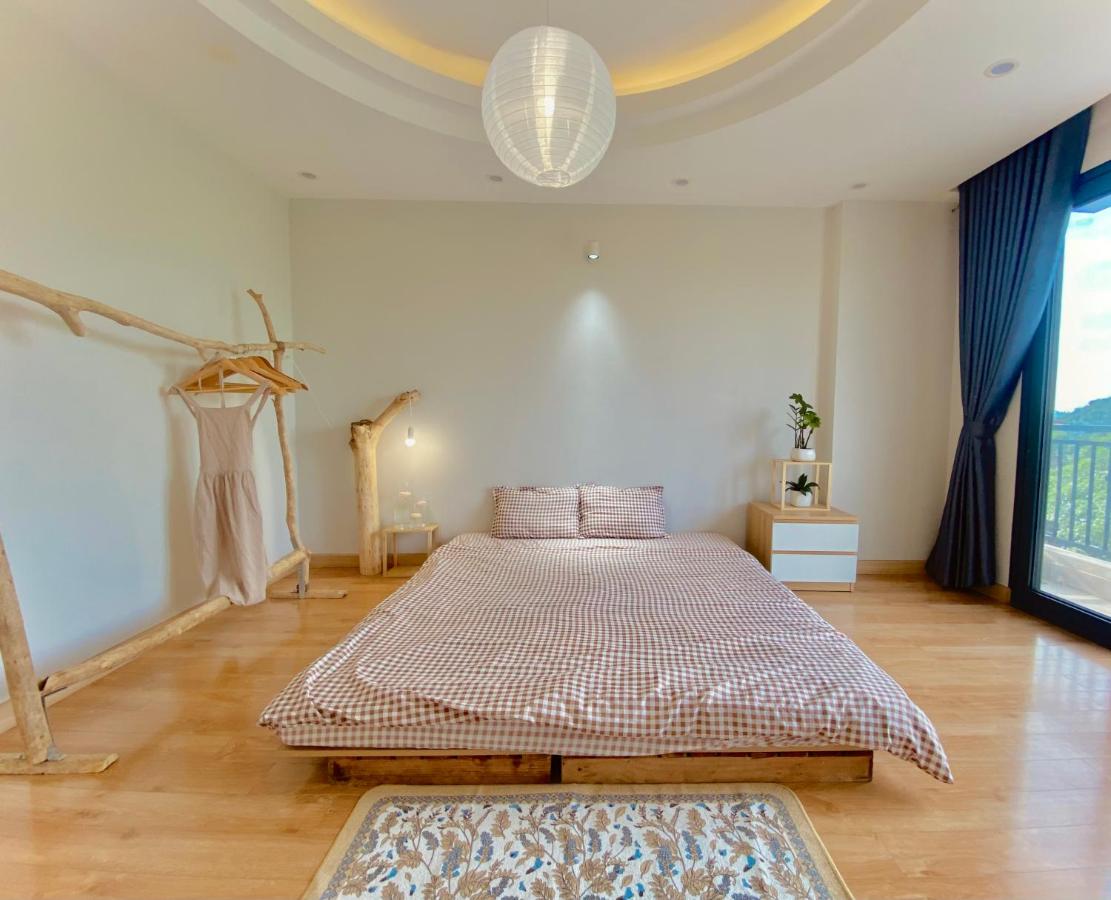 Kamer met Kingsize Bed en Uitzicht op Meer