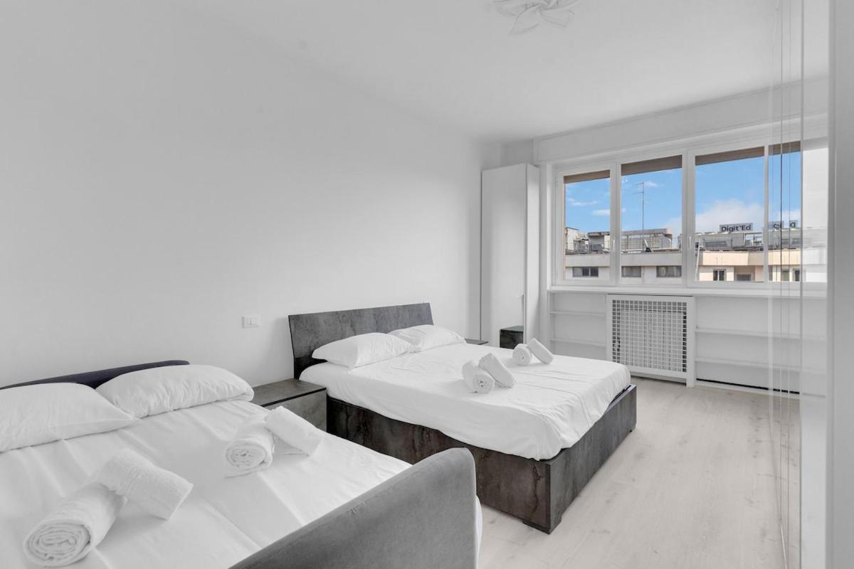 Metro M2 Famagosta-Appartamento x5-self check-in - B&B Milano