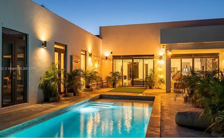 Glamorous Waterfront Canal Home with Private Dock and Pool - Ferienwohnung Fort Lauderdale