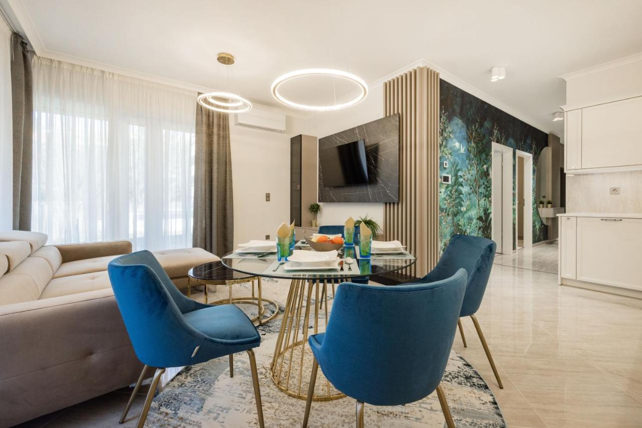 Stylish Ground-Floor Comfort w Terrace & Parking - B&B Budapest
