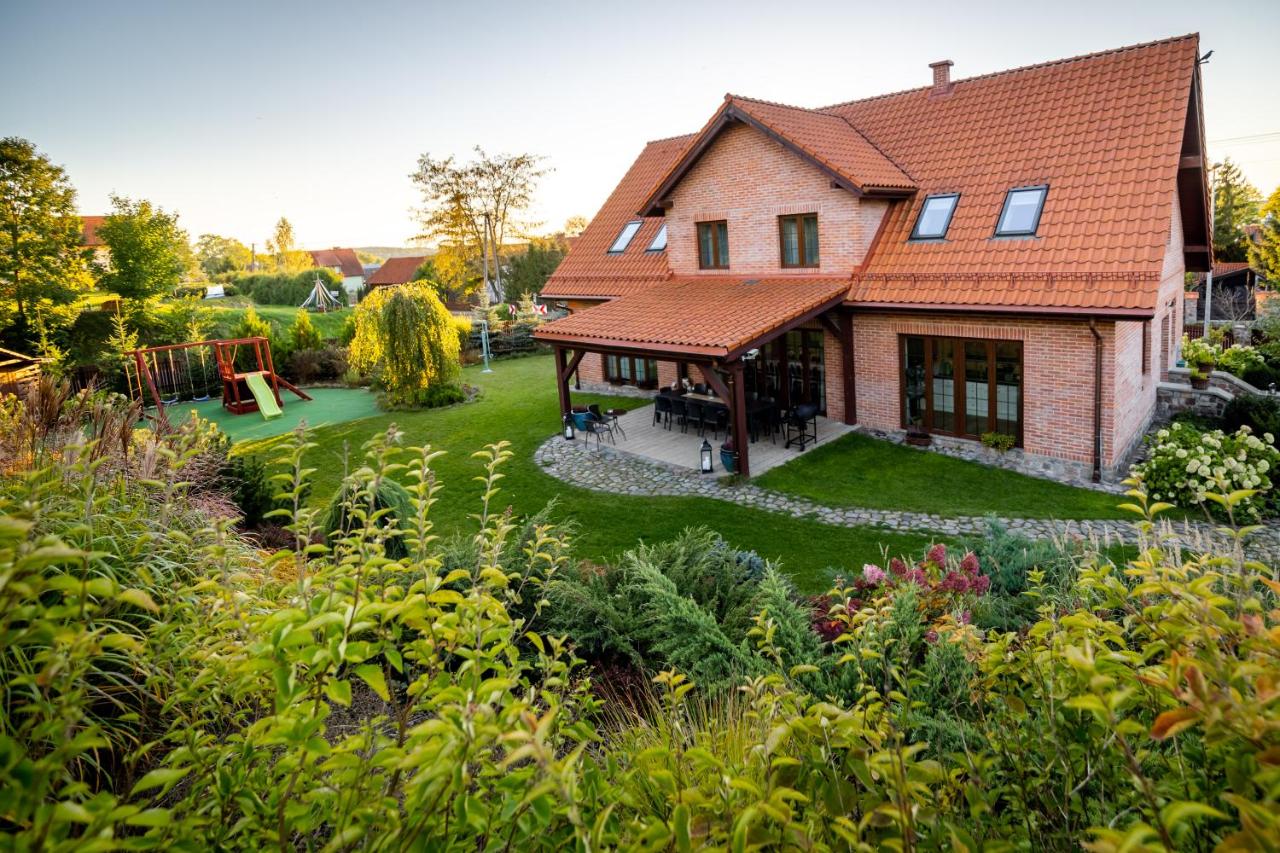 Willa Pod Błękitnym Koniem - B&B Jeziorowskie