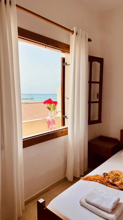 One-Bedroom Apartment with Balcony and Sea View 26
