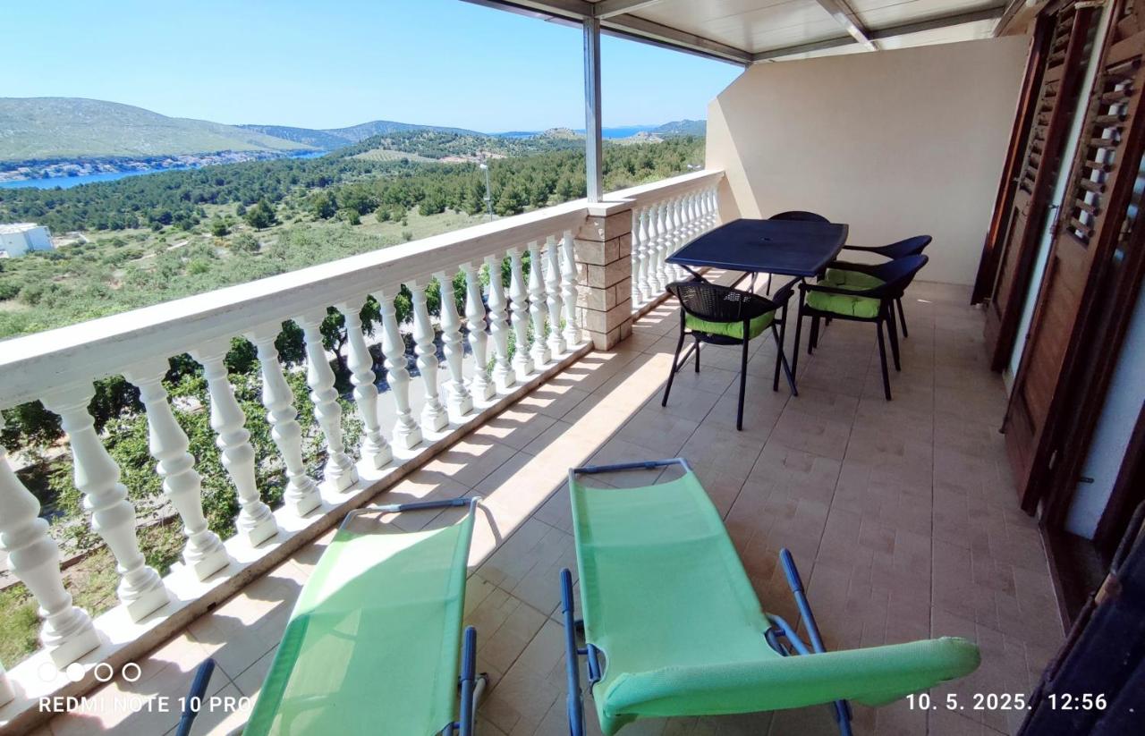 Kids Friendly Seaside Apartments Grebaštica - Šibenik - Ferienwohnung Grebaštica