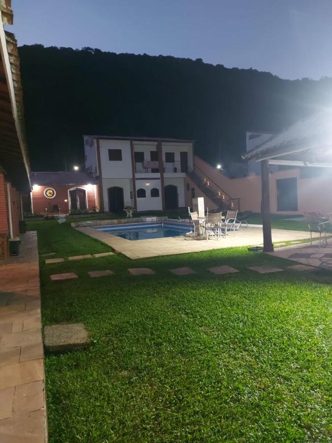 Apart Hotel Guaiuba - B&B Guarujá