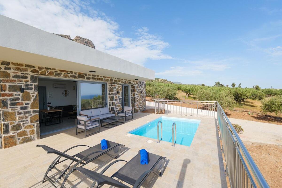 Chryselia Suites- Private Pool - B&B
