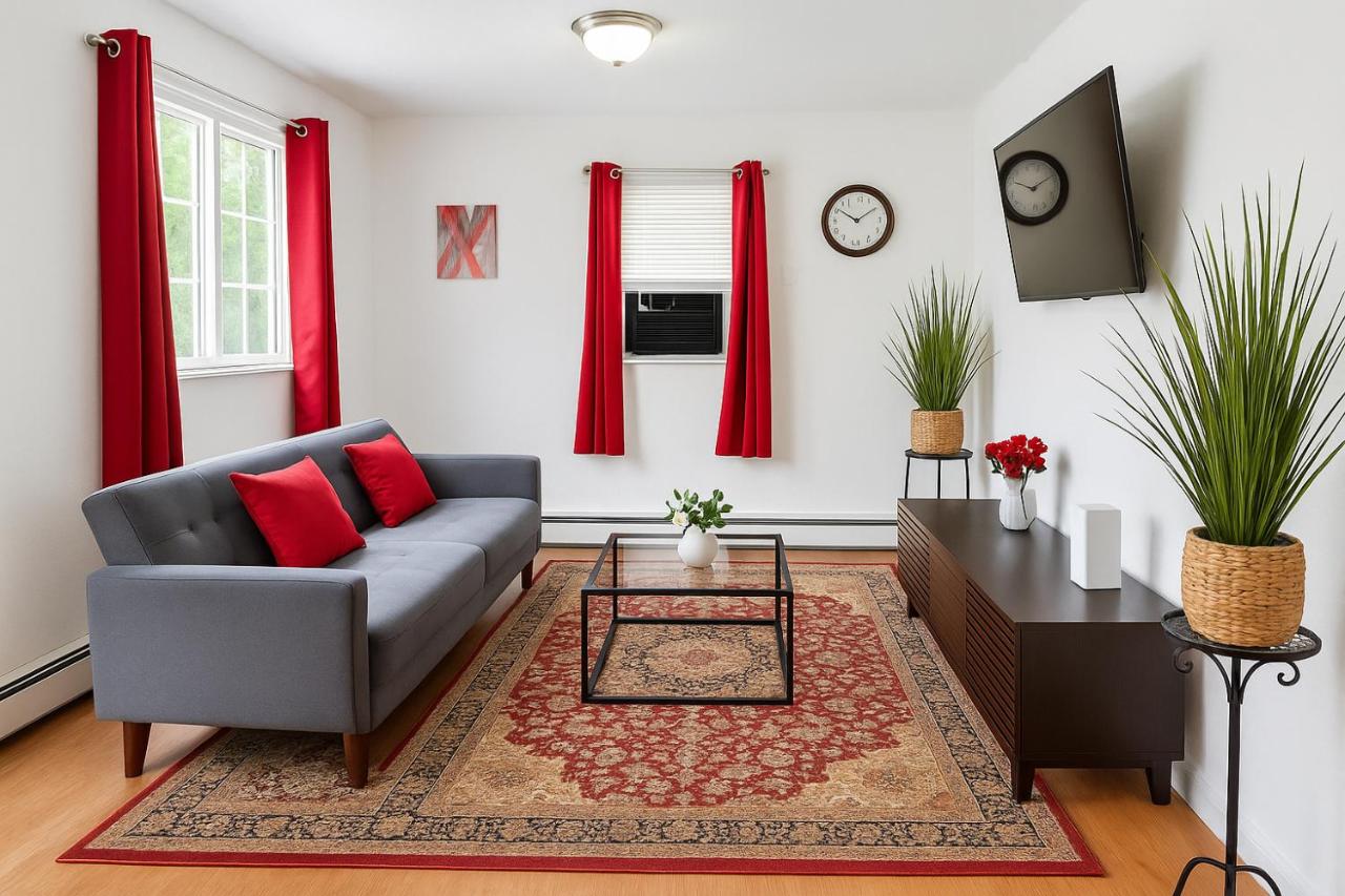 Warm & Cozy Escape - NYC & NWK with Free Parking - B&B Bayonne