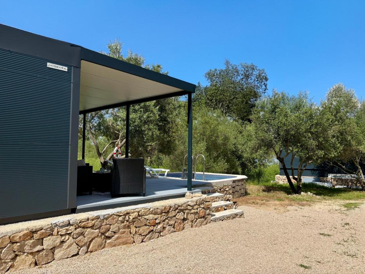 Mobilhome-Kroatien DELUXE Mobilhome & privatem Meerwasserpool Insel Pašman - B&B