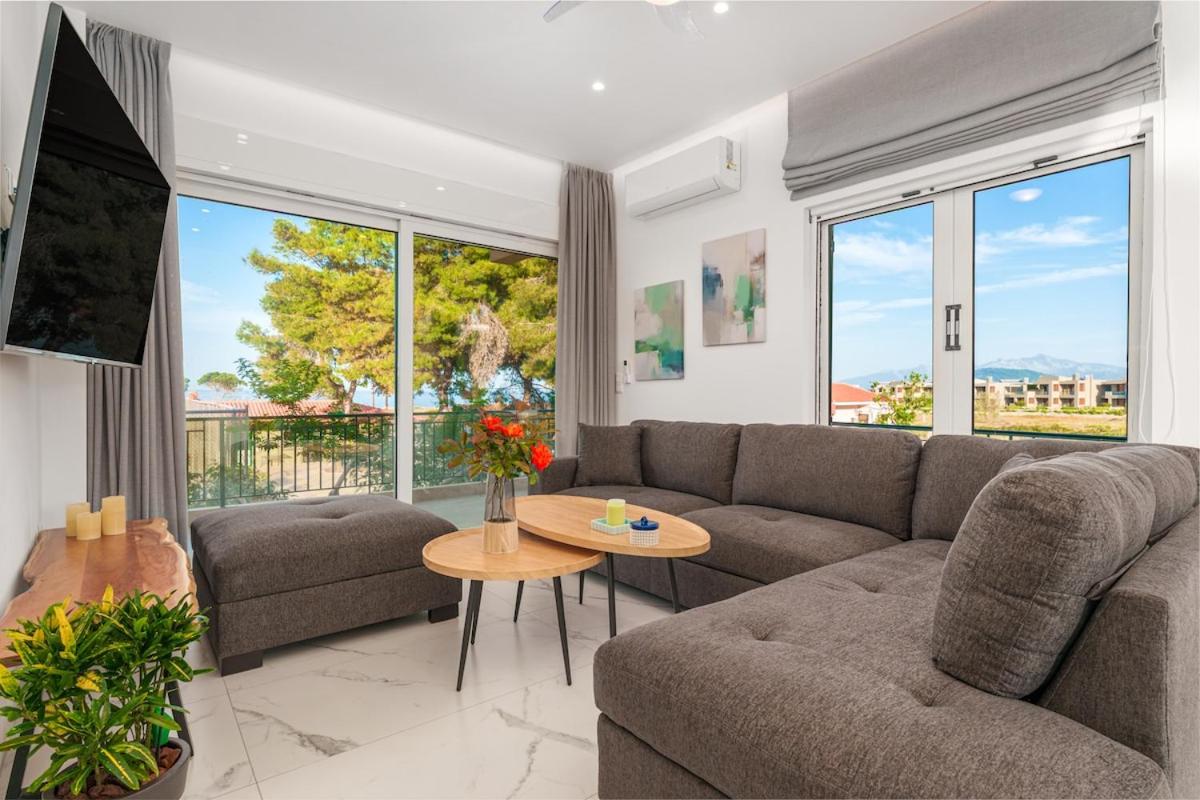 Thea Apartment near the Agkali - Ayia Anna beach in Evia - B&B